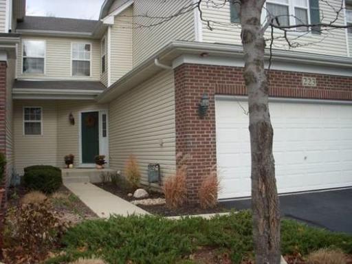 223 Ridge Rd., North Aurora, IL 60542