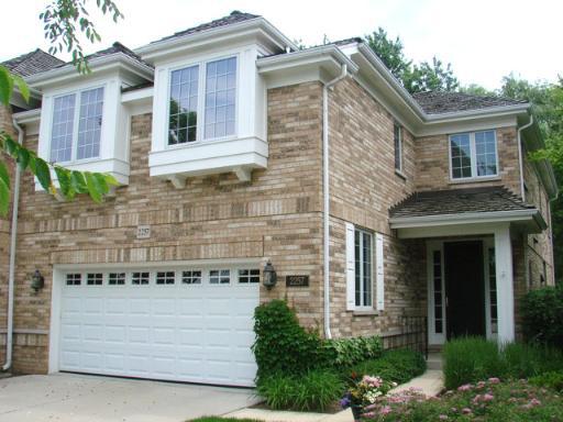 2257 Royal Ridge Dr., Northbrook, IL 60062