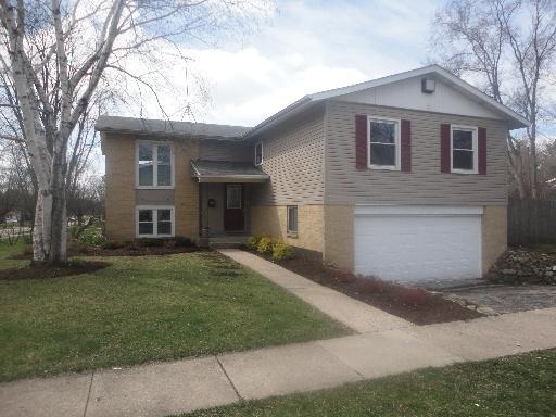 739 Bonniebrook Ave., Mundelein, IL 60060