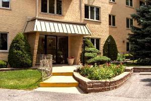 1436 E Thacker St. #407, Des Plaines, IL 60016