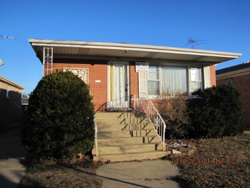 547 Escanaba Ave., Calumet City, IL 60409