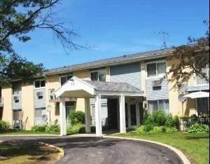9561 N Dee Rd. #2J, Des Plaines, IL 60016