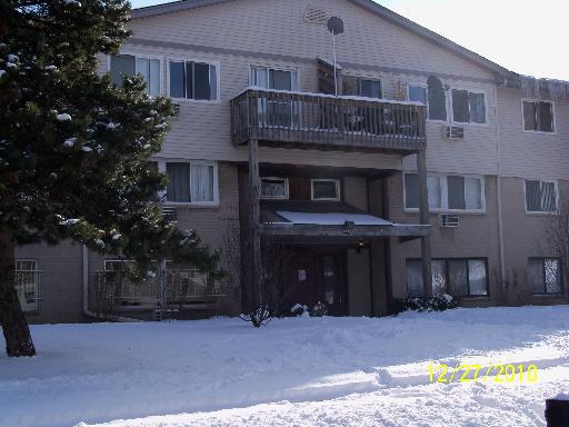 555 Deepwoods Dr. #1F, Mundelein, IL 60060
