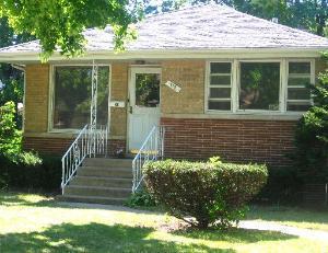 318 Iroquois Rd., Hillside, IL 60162