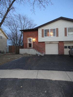 1511 Revere Cir., Schaumburg, IL 60193