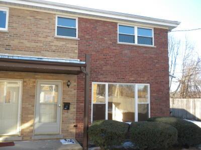 206 Linn Ct. #D, North Aurora, IL 60542