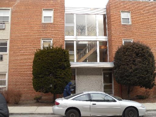 2400 W Balmoral Ave. #2E, Chicago, IL 60625