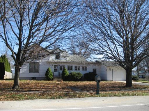 135 Wooster St., Capron, IL 61012