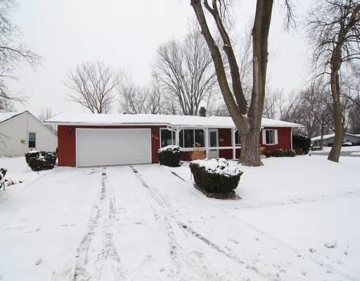 130 Edgewood Dr., Streamwood, IL 60107