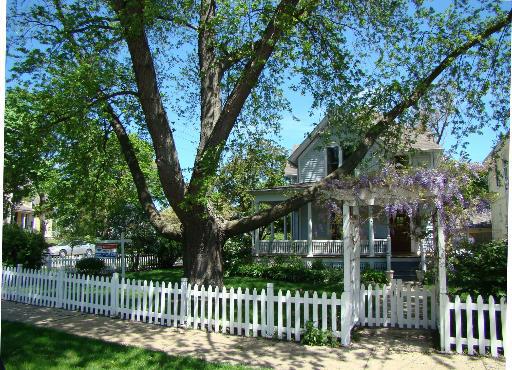 737 N Spring St., Elgin, IL 60120