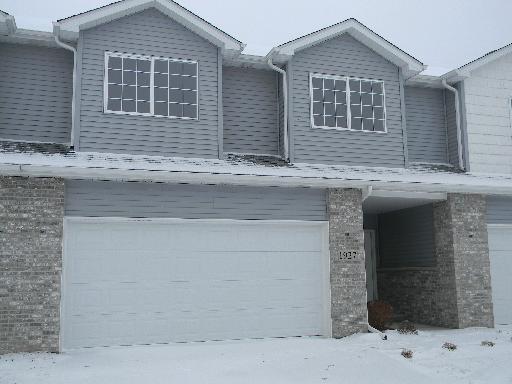 1923 Waters Edge Dr., Minooka, IL 60447
