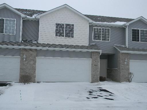 1919 Waters Edge Dr., Minooka, IL 60447