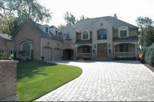 15W221 Lexington St., Elmhurst, IL 60126
