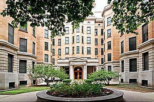 550 W Surf St. #413, Chicago, IL 60657