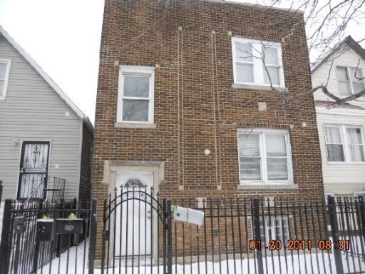 9326 S Escanaba Ave., Chicago, IL 60617