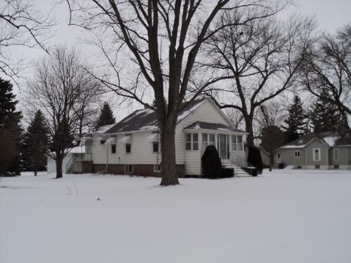 421 N Monroe St., Gardner, IL 60424