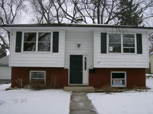 788 Fourth Ave., Aurora, IL 60505