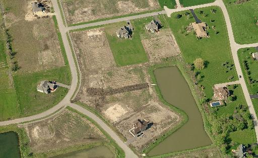 24 Autumn Ct., Lily Lake, IL 60151