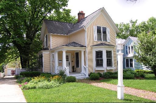 632 N Lincoln St., Hinsdale, IL 60521