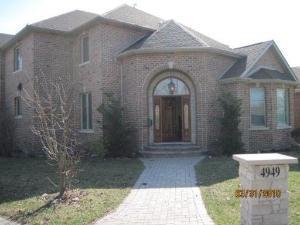 4949 Wright Ter., Skokie, IL 60076