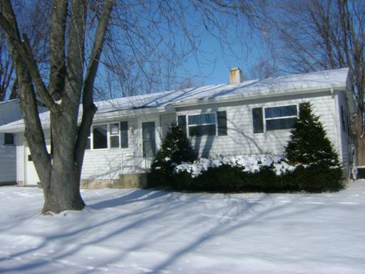 325 Borden Ave., Sycamore, IL 60178