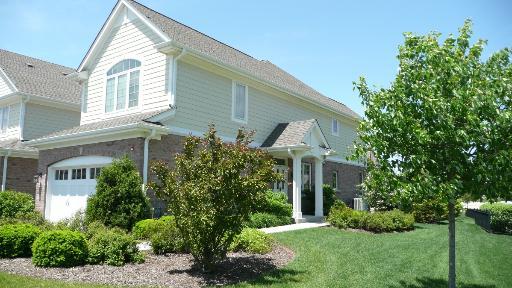 796 Parkview Ct., Glen Ellyn, IL 60137