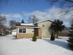 512 Natalie Ln., Addison, IL 60101