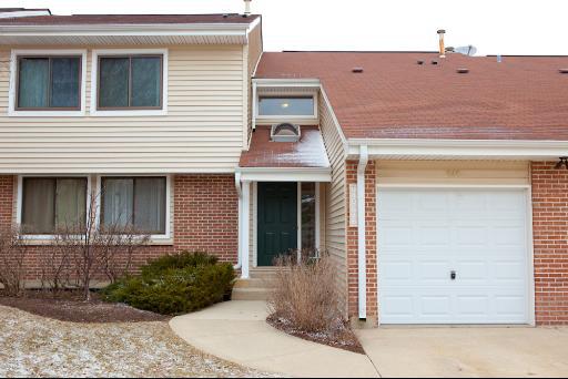 946 Hidden Lake Dr., Buffalo Grove, IL 60089
