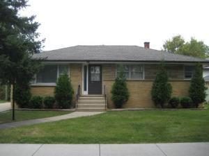 290 Dover Dr., Des Plaines, IL 60018