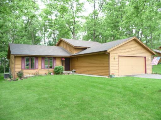 6846 Nestlewood Dr., Roscoe, IL 61073