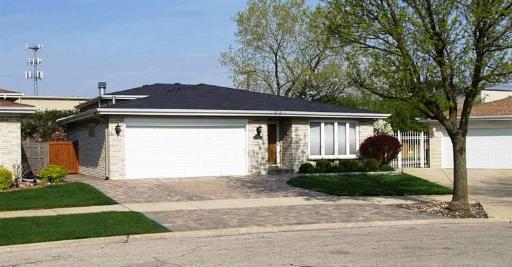 6974 N Dowagiac Ave., Chicago, IL 60646