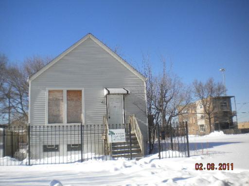 5812 S La Salle St., Chicago, IL 60621