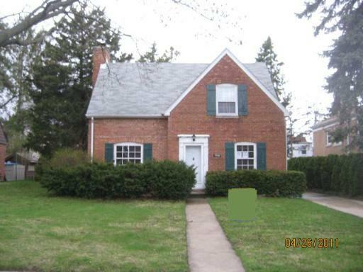 6938 Kolmar Ave., Lincolnwood, IL 60712