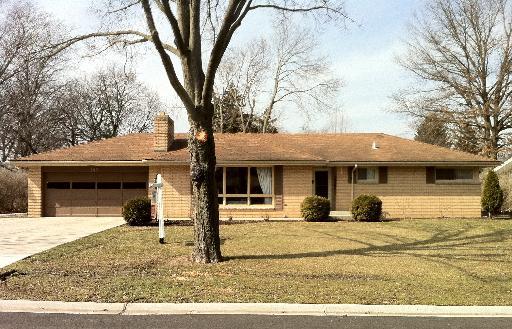 147 Kimberly Rd., East Dundee, IL 60118