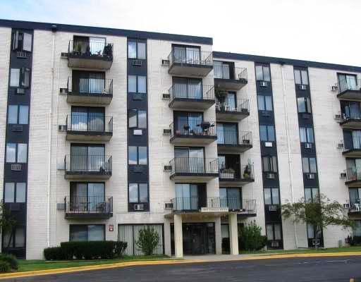 9074 W Terrace Dr. #2M, Niles, IL 60714