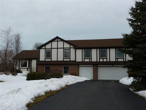 38 St. John Dr., Hawthorn Woods, IL 60047