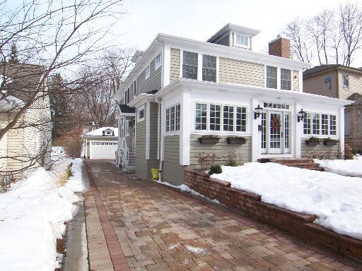 555 Summit St., Barrington, IL 60010