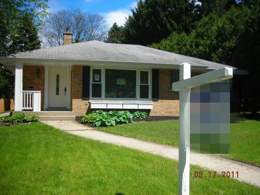 297 Cumnor Ave., Glen Ellyn, IL 60137