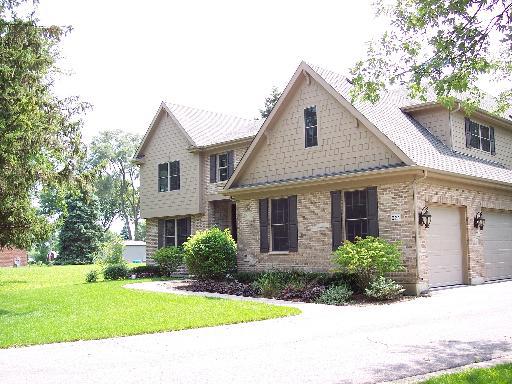 221 E Foster St., Arlington Heights, IL 60005