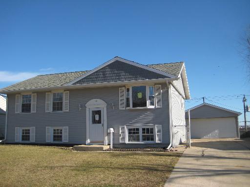 25 Ambassador Ave., Romeoville, IL 60446