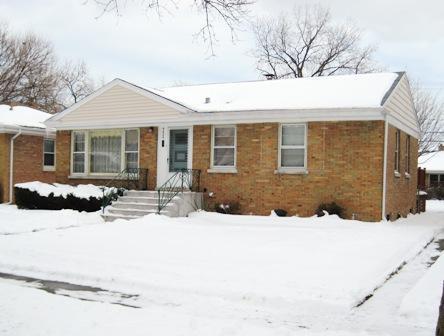 9009 N Laramie Ave., Skokie, IL 60077