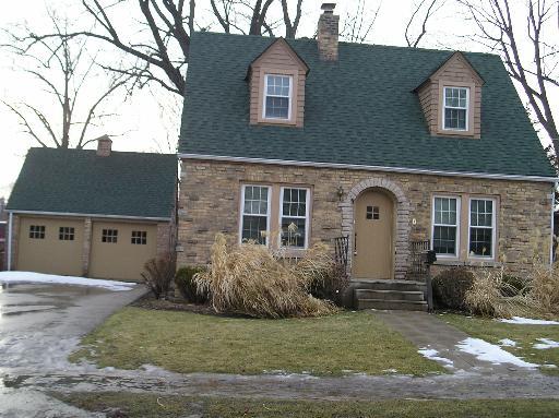 216 Wilcox Ave., Elgin, IL 60123