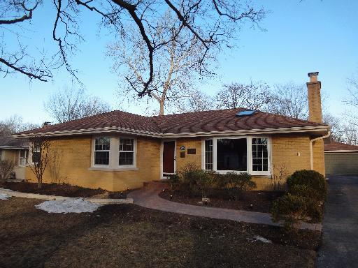 239 Woodstock Ave., Glen Ellyn, IL 60137