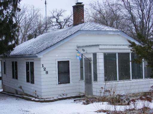 128 W Park Rd., Round Lake, IL 60073