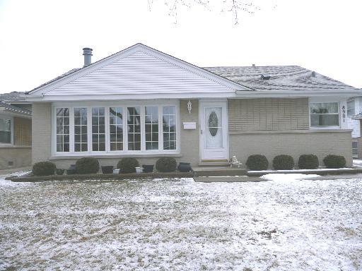 8901 Elmore St., Niles, IL 60714