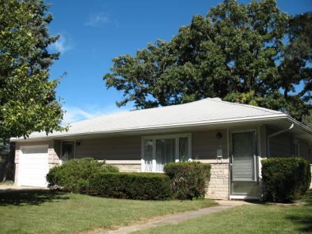 9 Evergreen Ln., Carpentersville, IL 60110