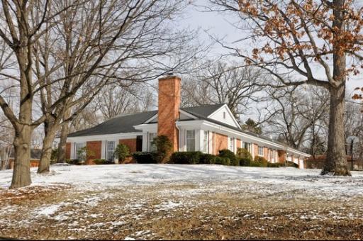 2035 Crestwood Ln., Palatine, IL 60067