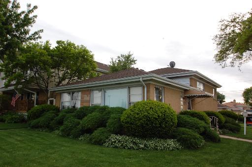 8662 N Ozark Ave., Niles, IL 60714