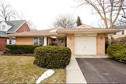 2610 Kenilworth Ave., Wilmette, IL 60091
