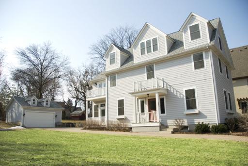 303 Park Ave., Clarendon Hills, IL 60514